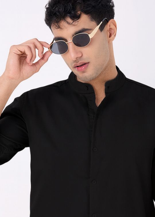 Men's Black Solid Mandarin Collar Casual Shirt