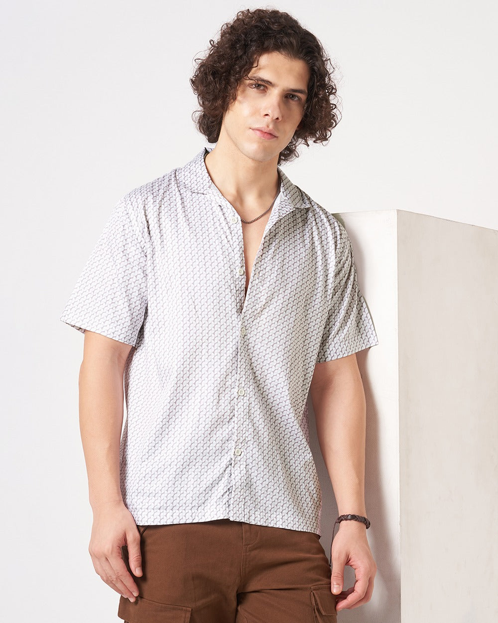 Men Pink White Geometric Print Short Sleeve Casual Shirt